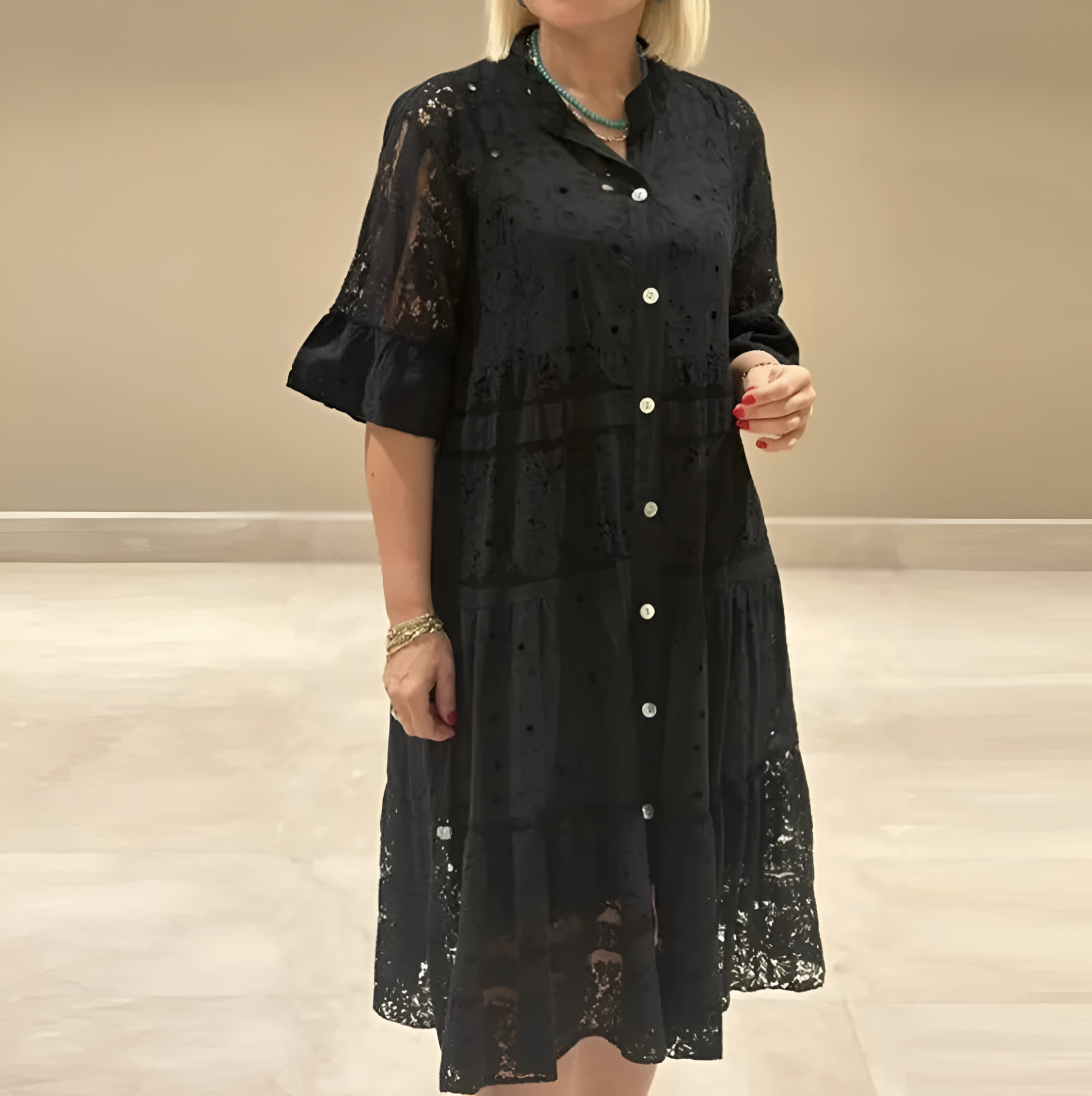 Vestido Lavinia - Renda com Decote em V de Manga Curta (O Vestido famoso do Verão)